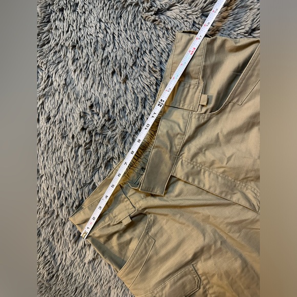 Helikon-Tex (URBAN TACTICAL SHORTS®) 11 - POLYCOTTON RIPSTOP Size 2XL Like New - Picture 6 of 7